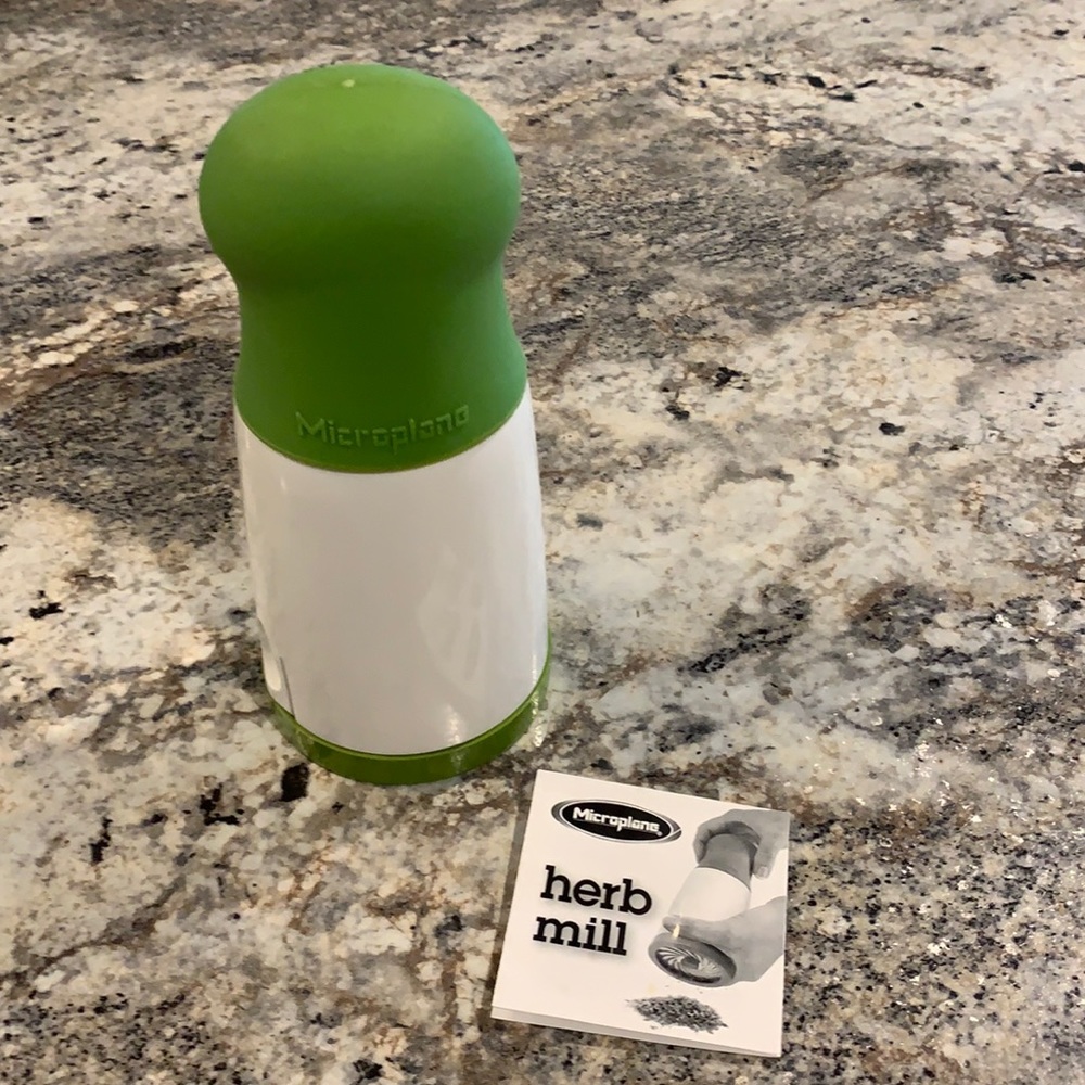 Microplane Herb Mill